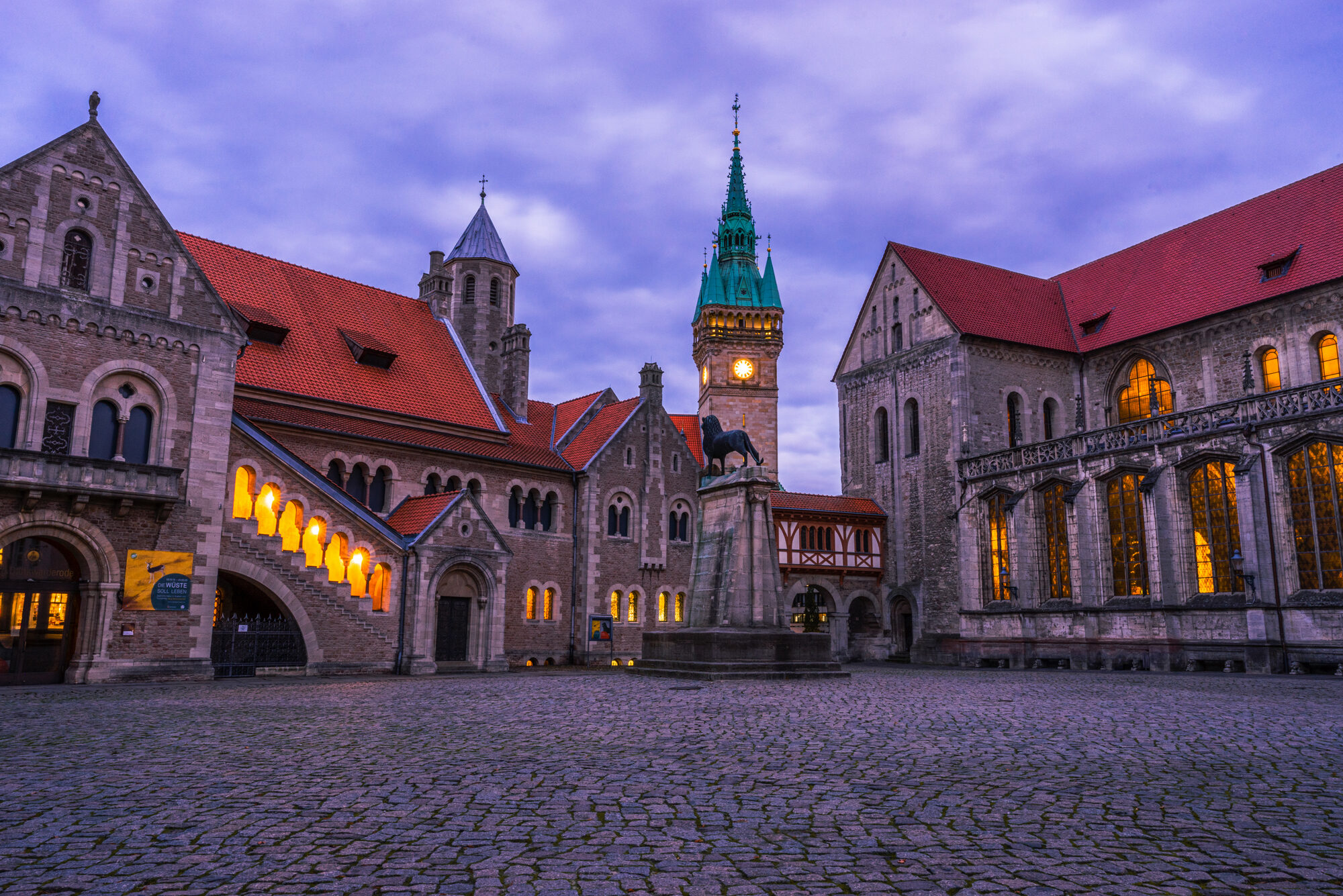 Burgplatz (Zoom on click)