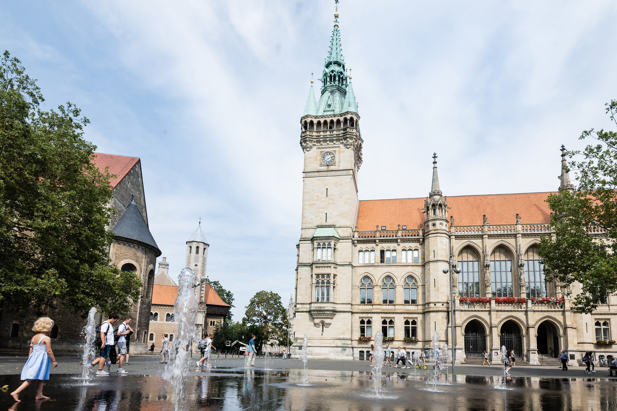 Brunnen auf dem Platz der deutschen Einheit (Wird bei Klick vergrößert)