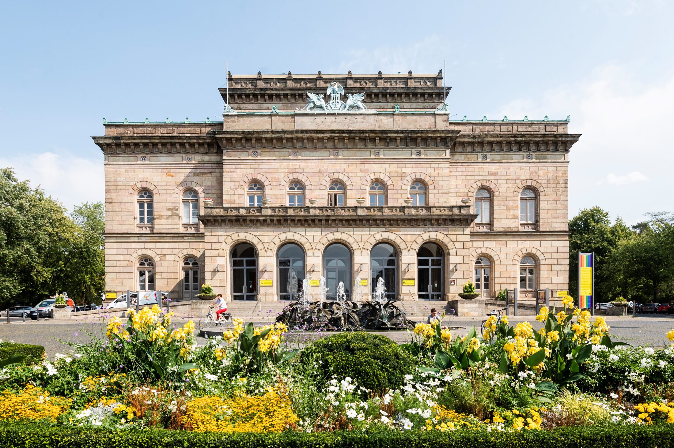 Cimiotti-Brunnen vor dem Staatstheater (Wird bei Klick vergrößert)