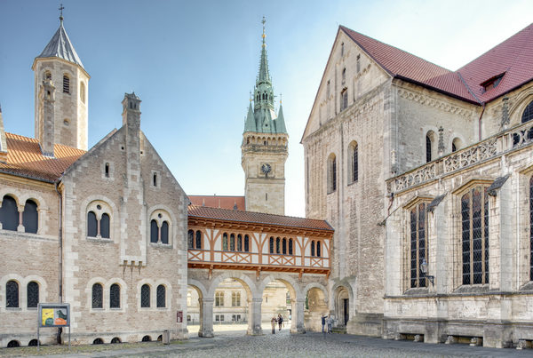 Gebäude am Burgplatz (Zoom on click)