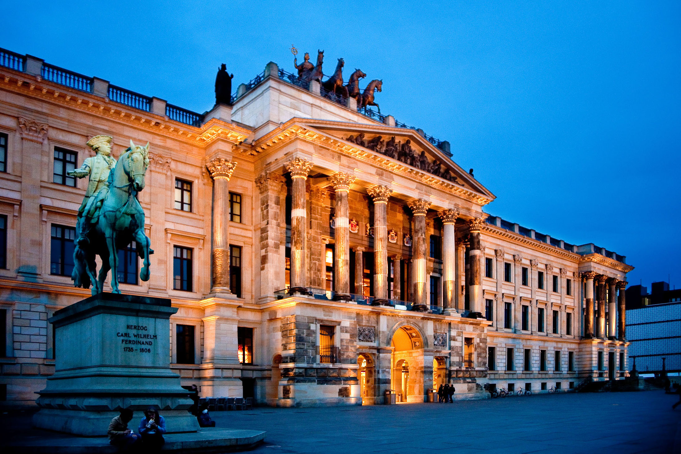 Braunschweiger Residenzschloss - beleuchtet (Zoom on click)