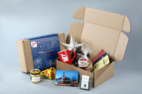 Die Braunschweiger Weihnachtsbox mit regionalen Produkten und weihnachtlichen Souvenirs.