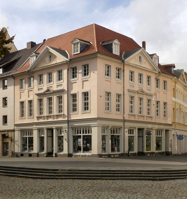 Vor der Burg 1 (Wird bei Klick vergrößert)