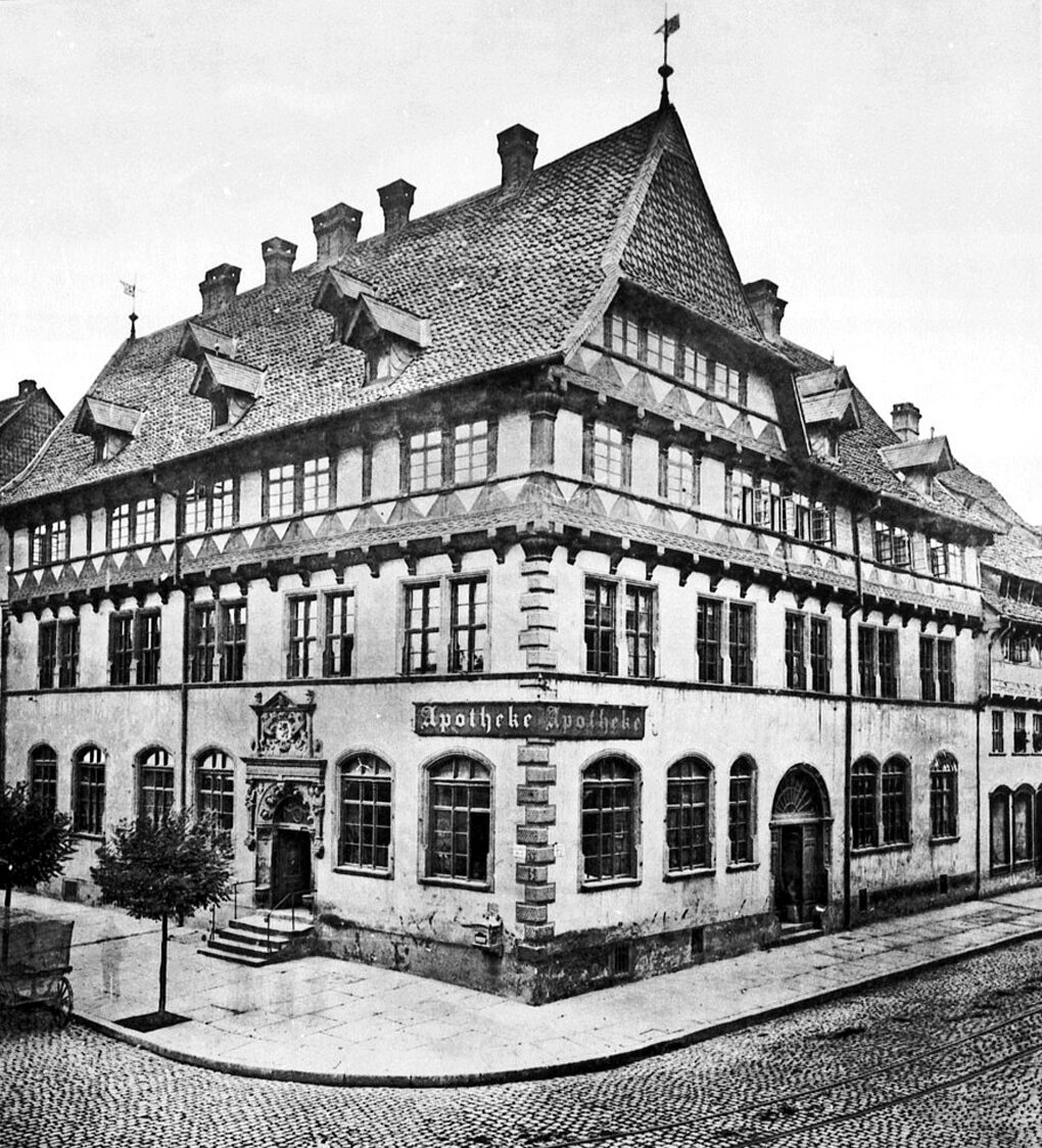 Hagenmarktapotheke um 1930 (Wird bei Klick vergrößert)