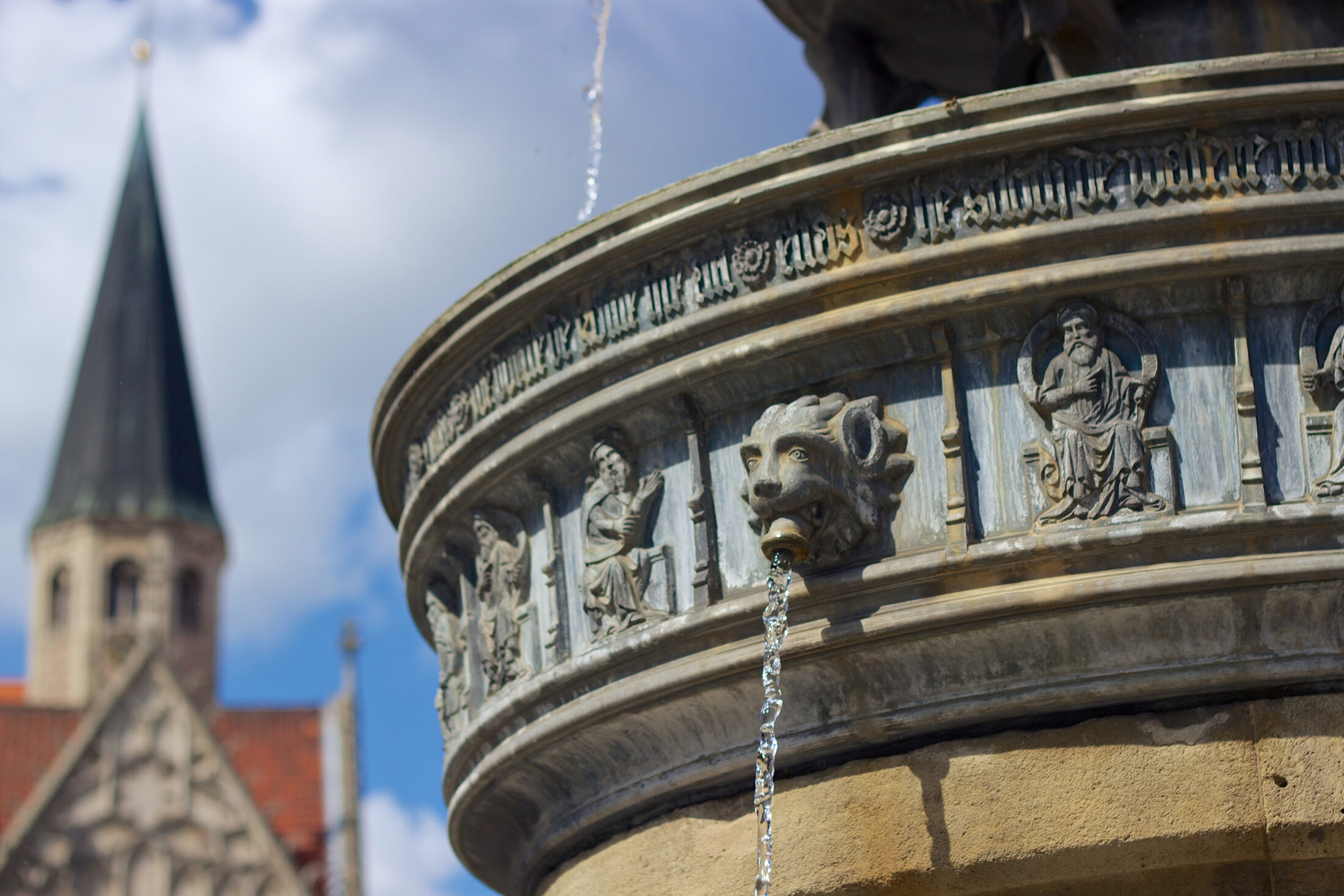 Marienbrunnen (Zoom on click)