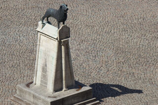 Burglöwe auf dem Burgplatz