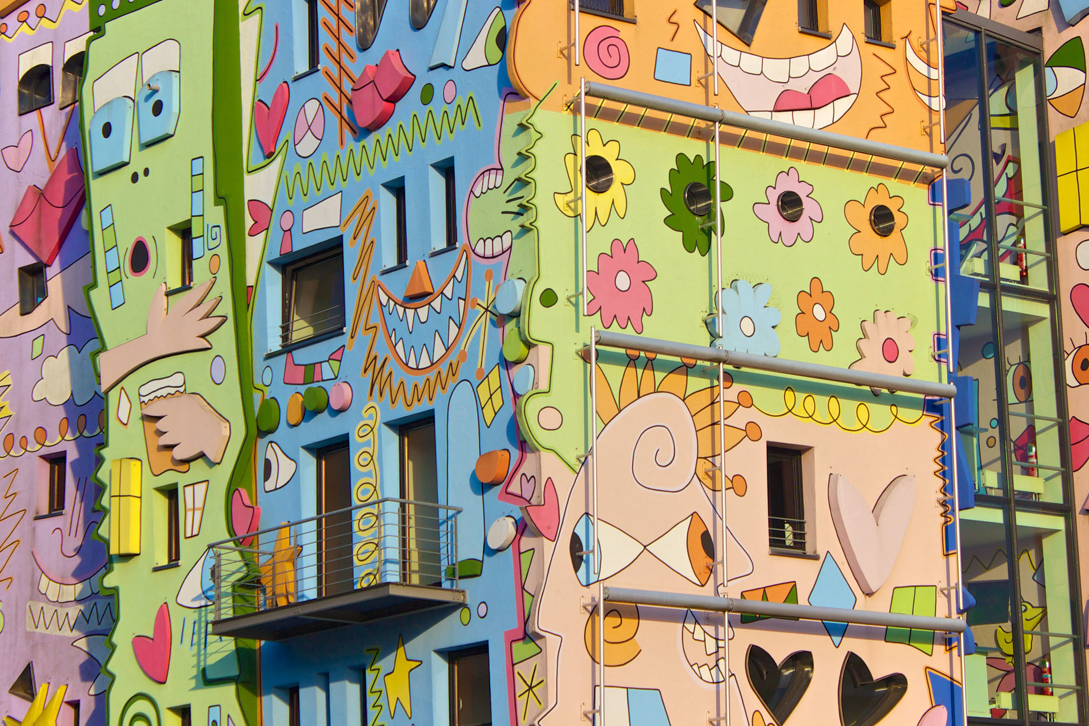 Happy RIZZI House (Zoom on click)