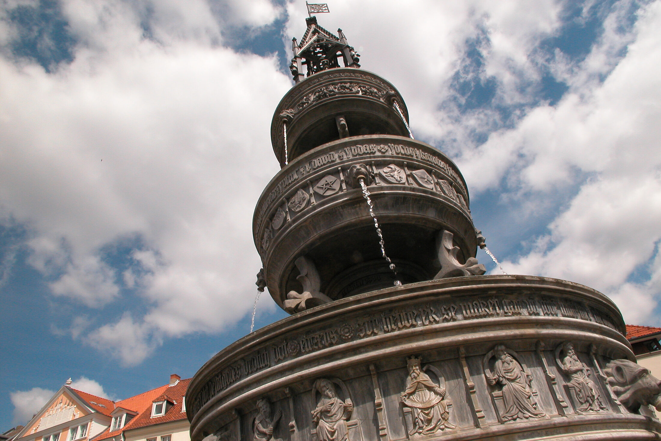 Marienbrunnen (Wird bei Klick vergrößert)