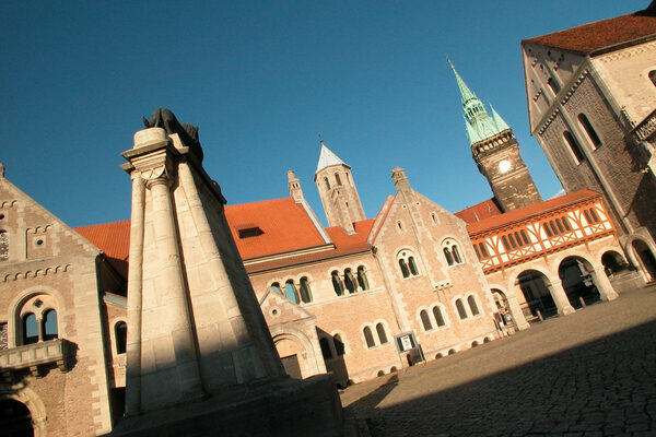 Burgplatz (Wird bei Klick vergrößert)