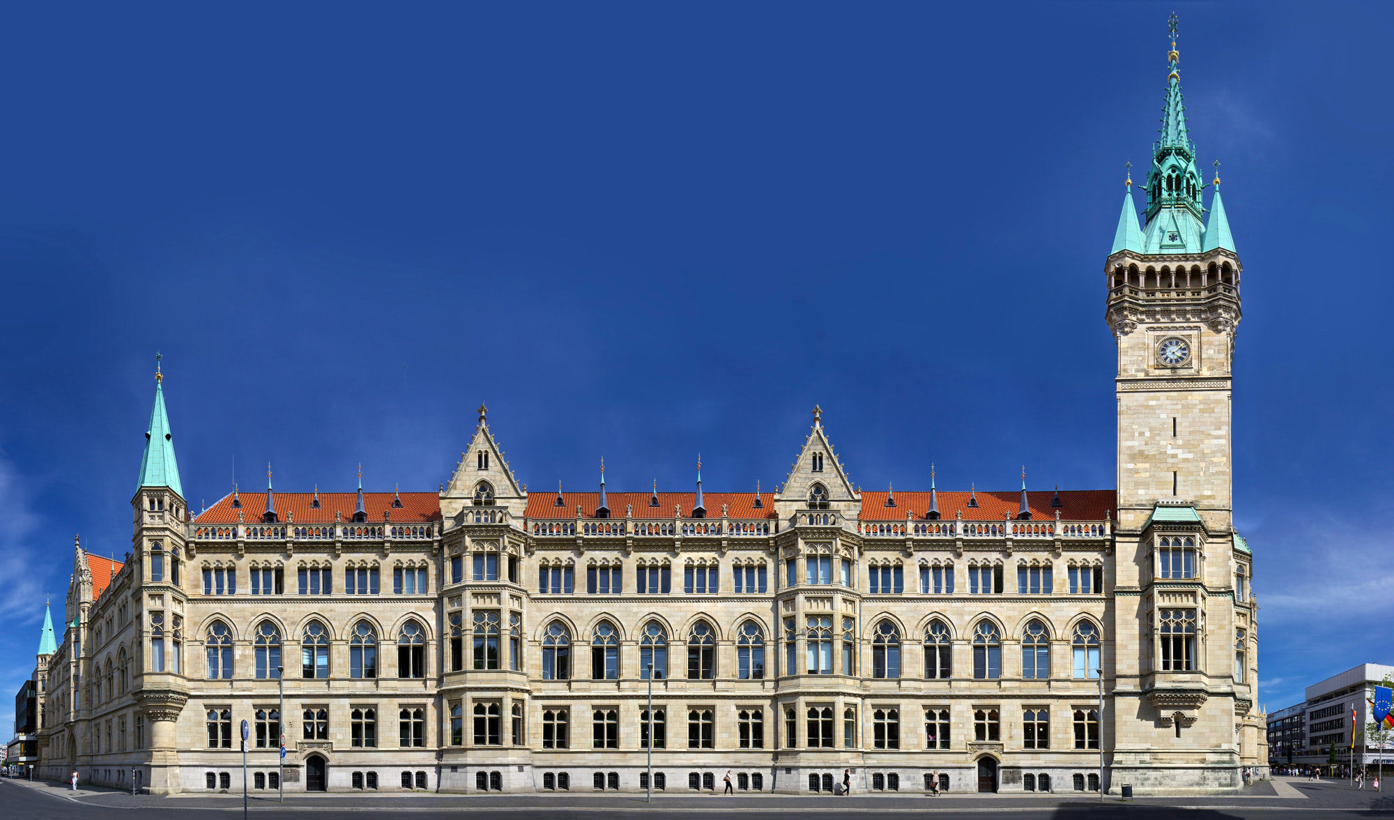 Rathaus-Altbau Seitenansicht (Zoom on click)