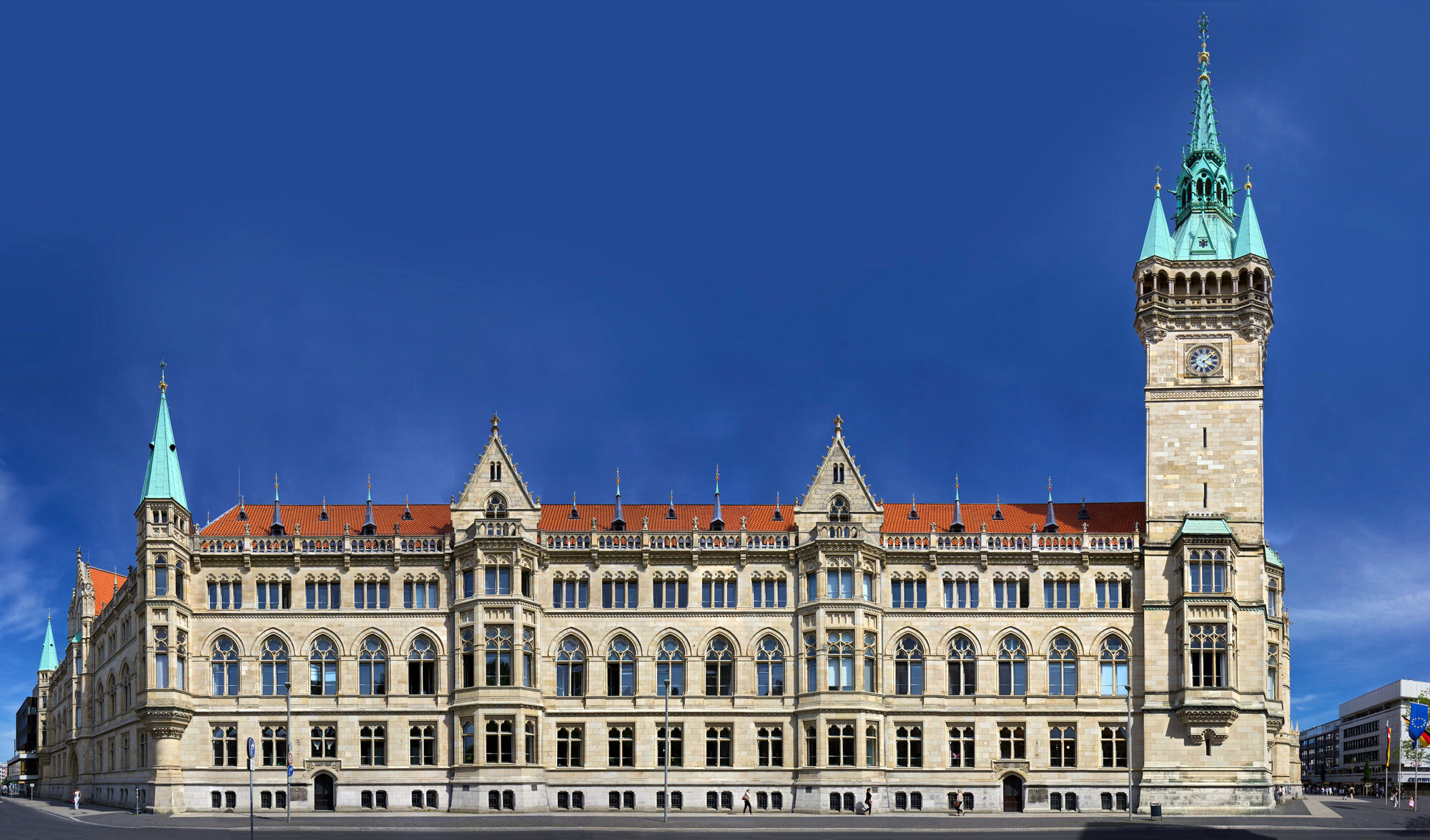 Rathaus-Altbau Seitenansicht (Wird bei Klick vergrößert)