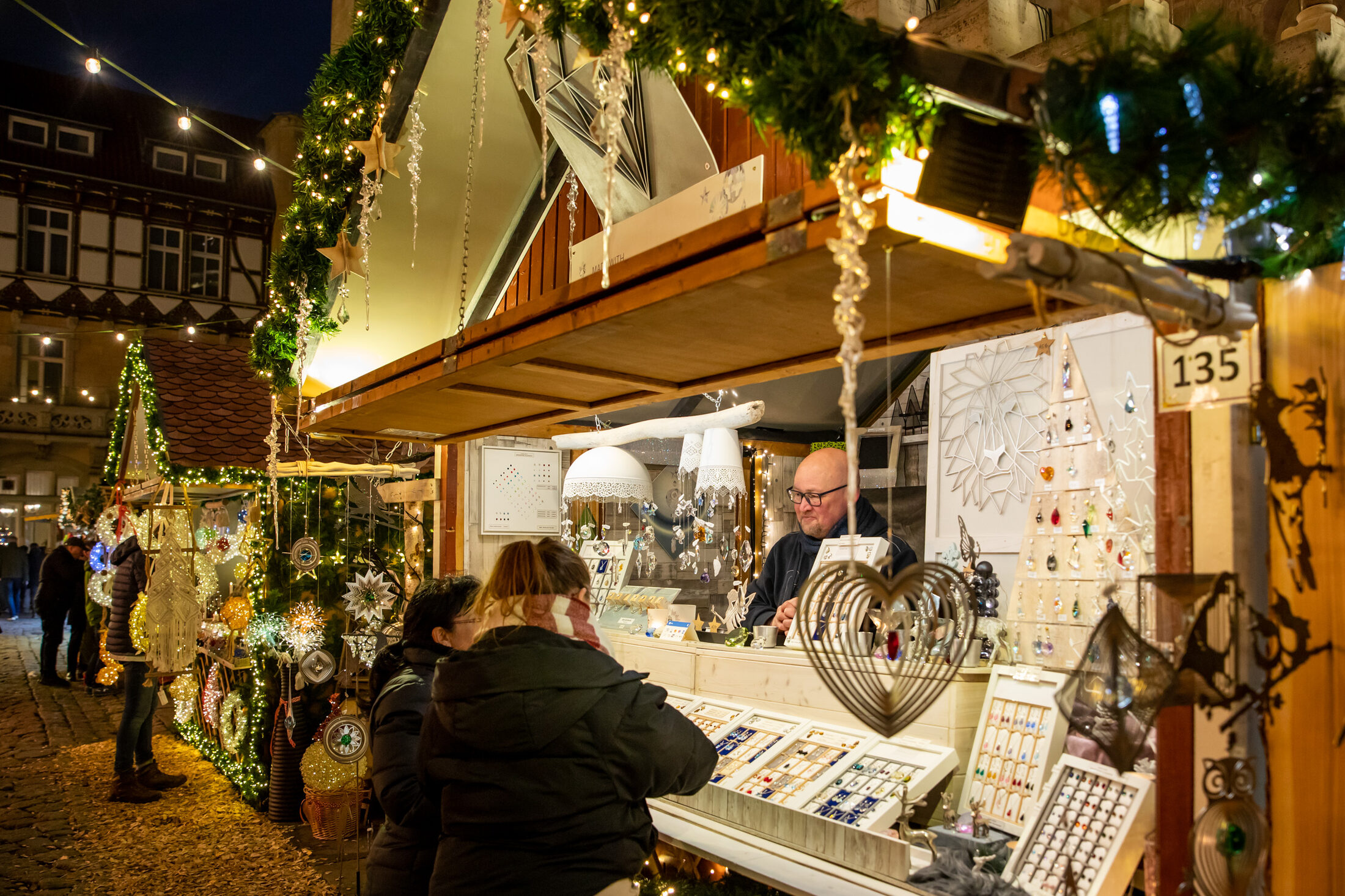 Stand auf dem Weihnachtsmarkt (Wird bei Klick vergrößert)