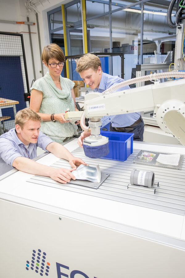 Das Start-up Formhand aus dem städtischen Accelerator W.IN hat für sein universell einsetzbares Greifkissen den Technologietransferpreis der IHK Braunschweig erhalten. (Wird bei Klick vergrößert)