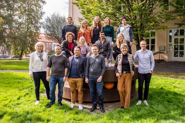 Aeon Robotics, besserbox, SkyMind, PhySens und Muhammet Savci profitieren im Start-up-Zentrum MO.IN der Braunschweig Zukunft GmbH sechs Monate lang von professioneller Unterstützung beim Ausbau ihrer Geschäftsideen.