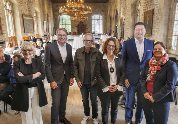 v.l.n.r. Kultur- und Wissenschaftsdezernentin Prof. Dr. Anja Hesse, Wirtschaftsdezernent Gerold Leppa, Friedhelm Kranz, Dozent an der Hochschule für Bildende Künste, Natascha Wessling, Geschäftsführerin der Hochbausparte der Struktur-Förderung Braunschweig GmbH, Oberbürgermeister Dr. Thorsten Kornblum und Sozialdezernentin Dr. Christina Rentzsch begrüßten rund 50 Gäste zum 9. Dialogforum. (Wird bei Klick vergrößert)